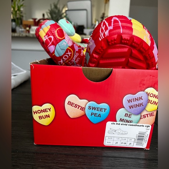 CROCS X SWEETHEARTS Collaboration ELEVATED Classic Lined Clogs J5 - Picture 4 of 9